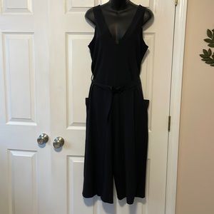 SALE! Athleta US SZ Med black capri romper.